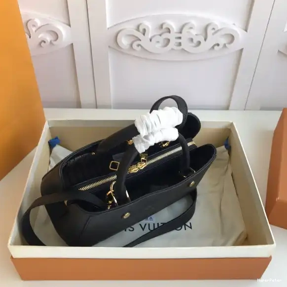 LOUIS BB MONTAIGNE VUITTON 0702